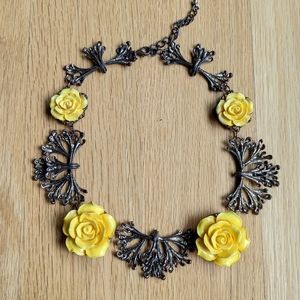 Really cool Yellow Rose wreath necklace.